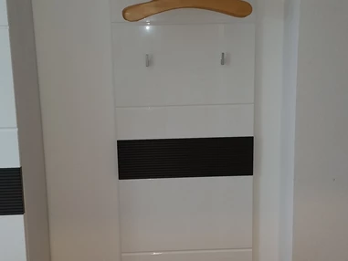 Monteurzimmer: Garderobe Wohnung DG - Ferienwohnung Hahn in Fulda