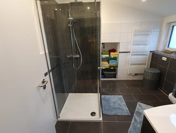 Monteurzimmer: Dusche  Bad Wohnung DG - Ferienwohnung Hahn in Fulda