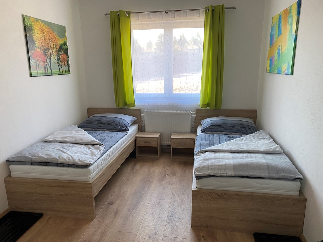 Monteurzimmer: Zwei Einzelbetten im Doppelzimmer - Monteurzimmer-Buchen.at  in Neulengbach