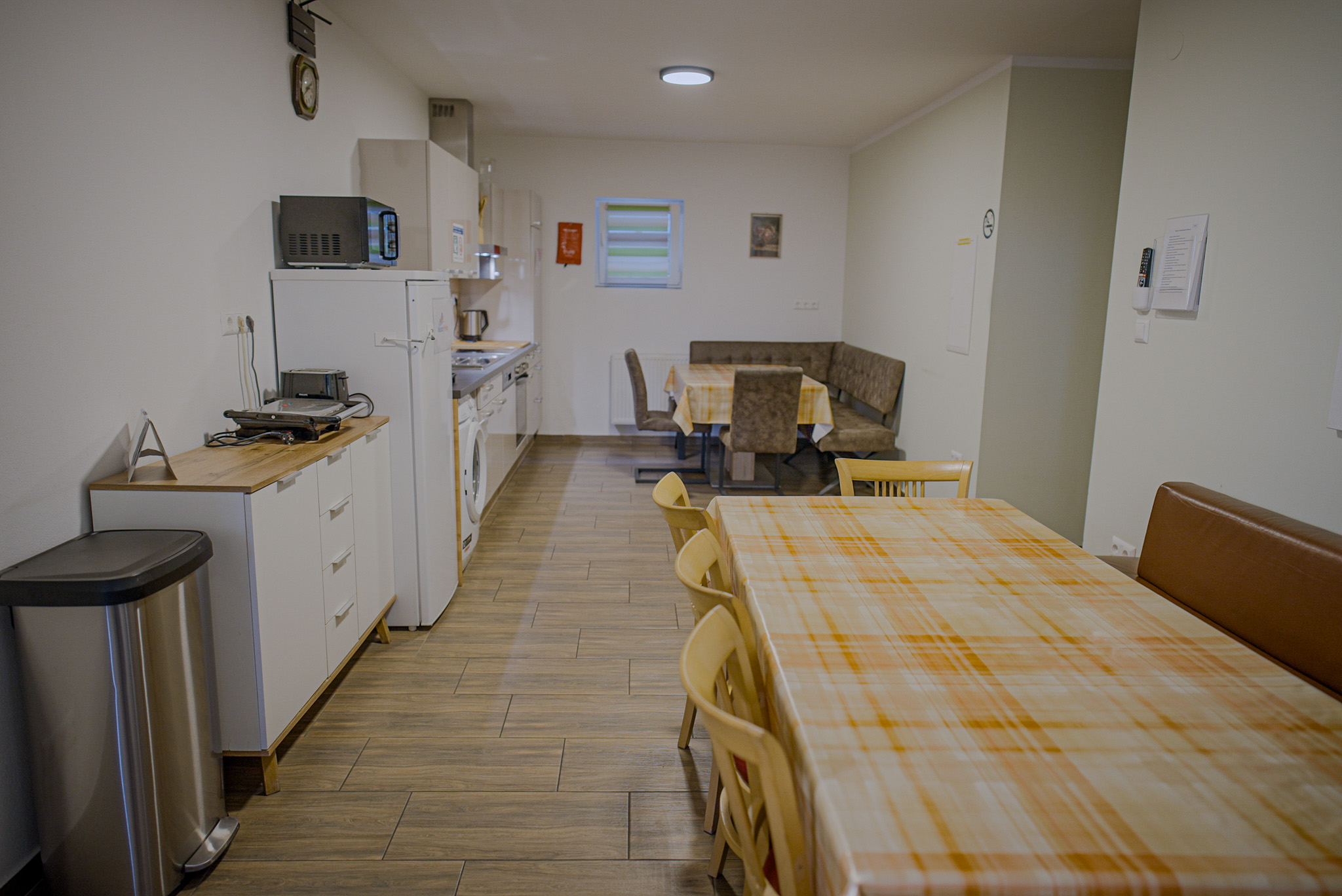 Monteurzimmer: große und vollausgestattete Gemeinschaftsküche - Monteurzimmer-Buchen.at  in Neulengbach