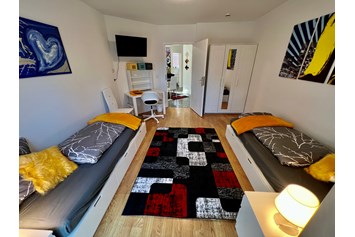 Monteurzimmer: Moderne Wohnungen für 2-6 Pers mit schnellem Internet