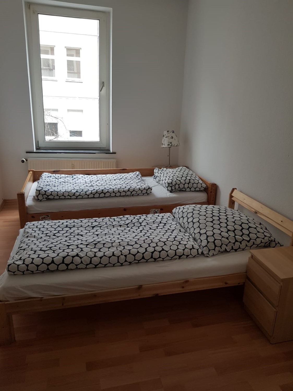 Monteurzimmer: Doppelzimmer mit Einzelbetten - Apartment Monteurzimmer Duisburg