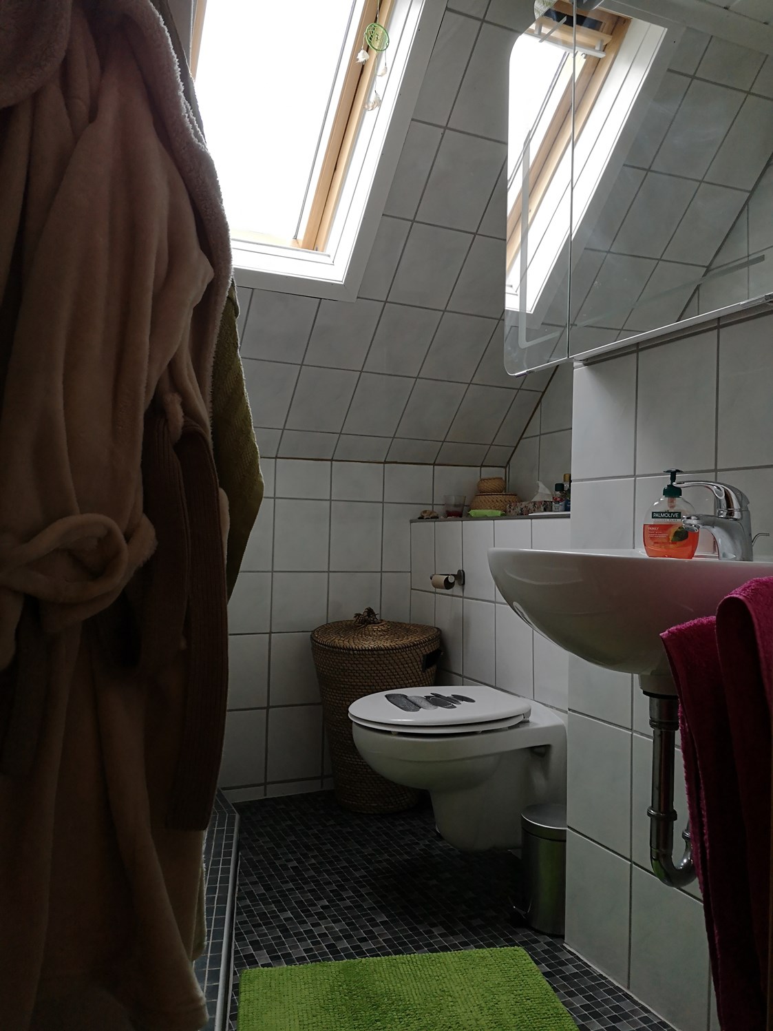 Monteurzimmer: Badezimmer  - Blick ins Grüne 