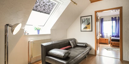 Monteurwohnung - Deggingen - Flur mit 2 Betten - Ferienwohnung Klenk 2