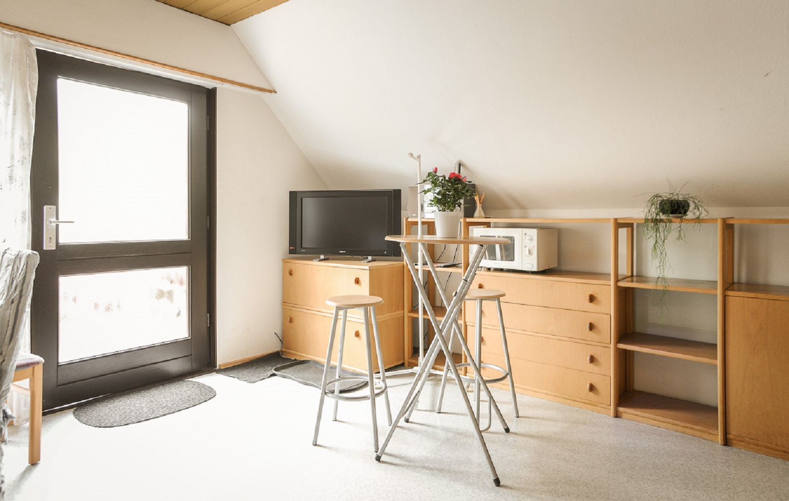 Monteurzimmer: Eingang in der Wohnküche - Ferienwohnung Klenk 2