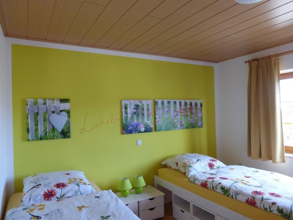 Monteurzimmer: Schlafzimmer , 2 Einzelbetten - Kleine Gartenwohnung