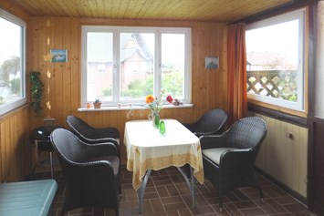 Monteurzimmer: Veranda (hier darf geraucht werden) - Ferienwohnung "Alte Leibzucht" in Emmerthal