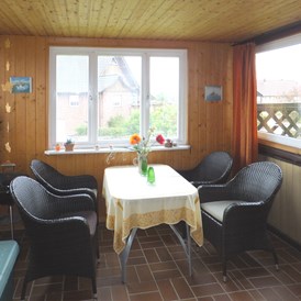Monteurzimmer: Veranda (hier darf geraucht werden) - Ferienwohnung "Alte Leibzucht" in Emmerthal