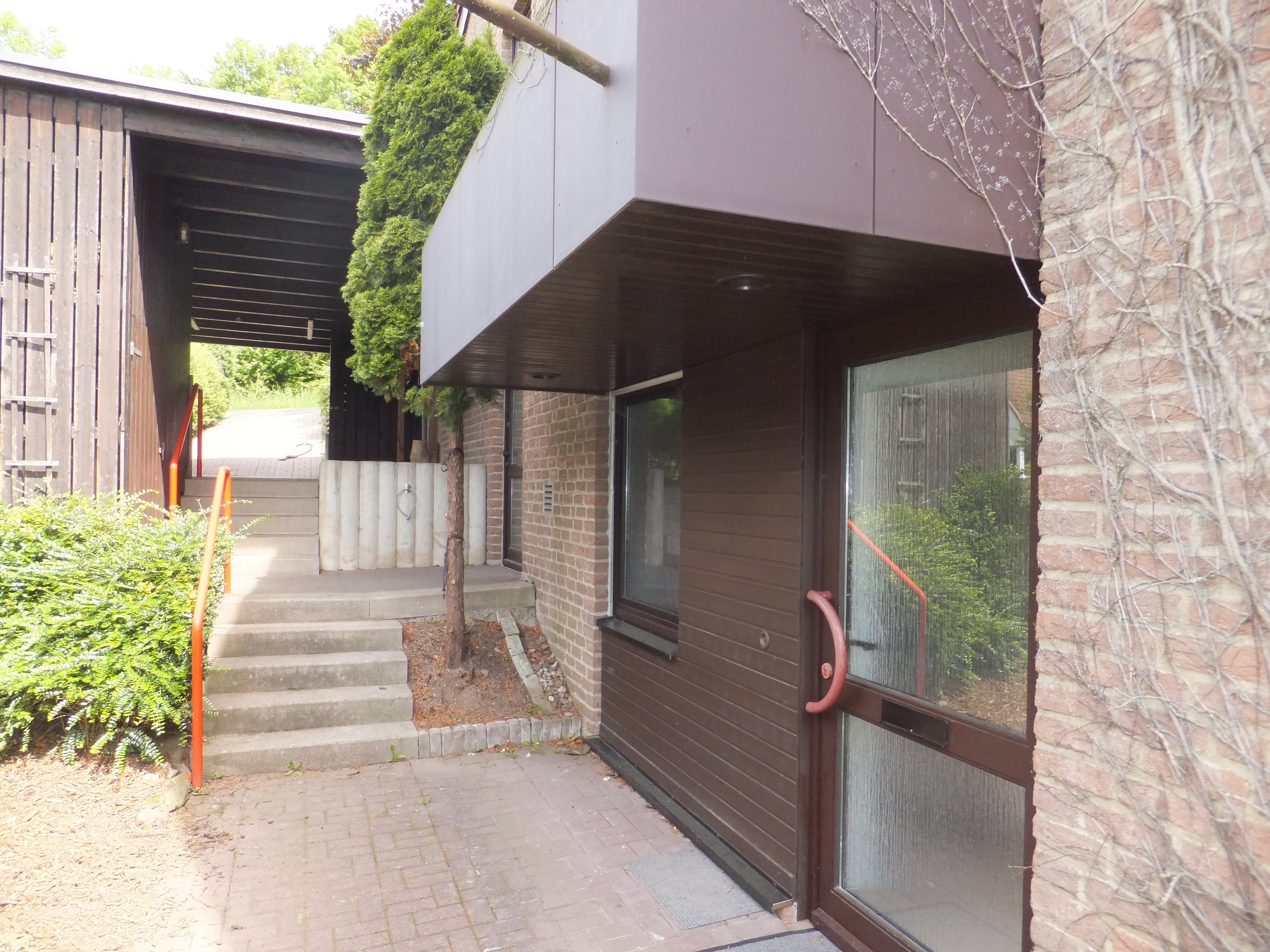 Monteurwohnung - Küche: eigene Küche - Bad Pyrmont - Separater Eingang zur Ferienwohnung - Ferienwohnung "Am Bückeberg" direkt in Emmerthal