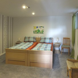 Monteurzimmer: Doppelzimmer, Einzelbetten möglich - Ferienwohnung "Am Bückeberg" direkt in Emmerthal