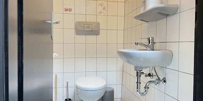 Monteurwohnung - Zimmertyp: Mehrbettzimmer - Rieden (Amberg-Sulzbach) - Badezimmer - Zentrale Monteurwohnung / Übergangswohnung (SAD181)
