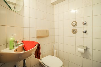 Monteurzimmer: Toilette - Ferienwohnung Klenk 3