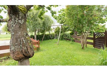 Monteurzimmer: Blick in den Garten - Haus Feldblick Neubulach