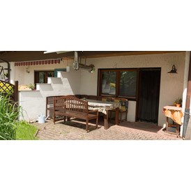 Monteurzimmer: Garten mit Sitzgruppe - Haus Feldblick Neubulach