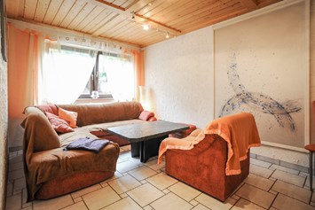 Monteurzimmer: Couch - Ferienwohnung Klenk 1