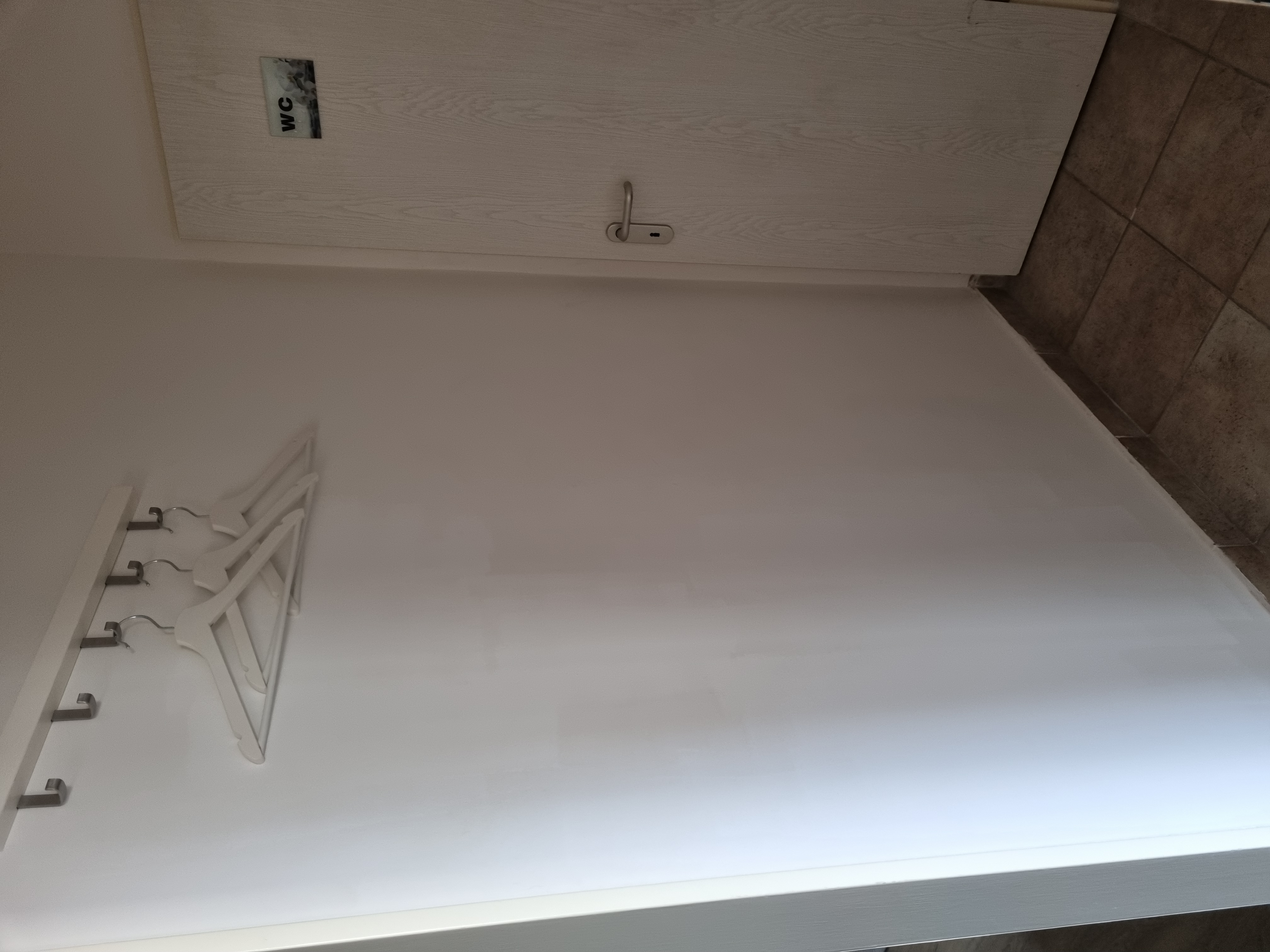 Monteurwohnung - Kaffeemaschine - Neuss - Garderobe  - Monteurswohnung TAKAppartement Dormagen EG