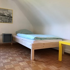 Monteurzimmer: Zimmer 3 mit 2 Einzelbetten - Ferienwohnung Seerose Bad Wildbad i. Schwarzwald