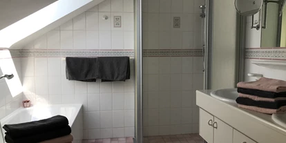 Monteurwohnung - Bad Teinach-Zavelstein - Badezimmer  - Ferienwohnung Seerose Bad Wildbad i. Schwarzwald