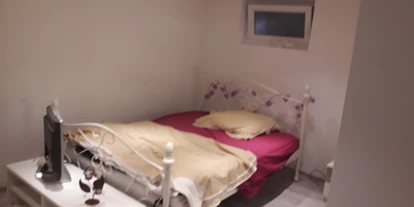 Monteurwohnung - Bettwäsche: Bettwäsche inklusive - PLZ 53879 (Deutschland) - Zimmer im dreifamilienh