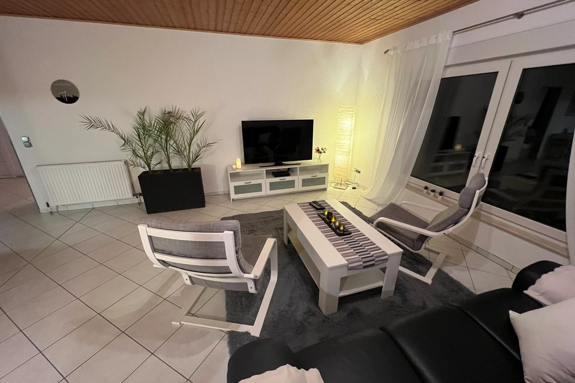 Monteurzimmer: Handwerkerwohnung Monteurwohnung Monteurzimmer Ferienwohnung TOP MODERN