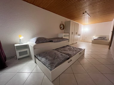 Monteurzimmer: Handwerkerwohnung Monteurwohnung Monteurzimmer Ferienwohnung TOP MODERN