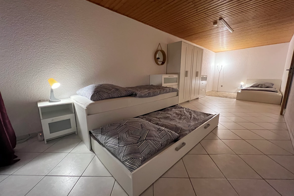Monteurzimmer: Handwerkerwohnung Monteurwohnung Monteurzimmer Ferienwohnung TOP MODERN