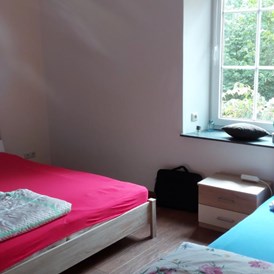 Monteurwohnung: Schlafzimmer  mit 2 Einzelbetten - Monteurwohnung Weber  "Haus Sonne" Rudolstadt