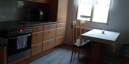 Monteurwohnung - Parkplatz: eigener Parkplatz vorhanden - Österreich - Gemeinschafts Küche - Privat Zimmer in Eichgraben / Monteurzimmer