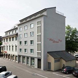 Monteurzimmer: Zentrale Wochen- und Monatszimmer in Brugg AG