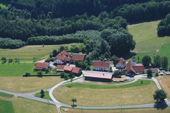 Monteurwohnung - Kulmbach - Luftaufnahme Listenberg - Storchennest in Listenberg