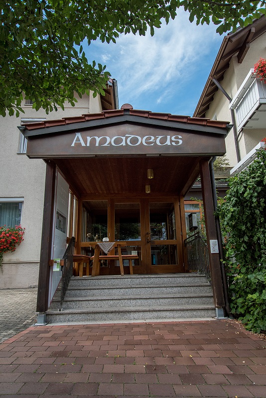 Monteurwohnung - Bettwäsche: Bettwäsche inklusive - Bayern - Hotel EINGANG - Hotel Amadeus Bad-Wörishofen A96