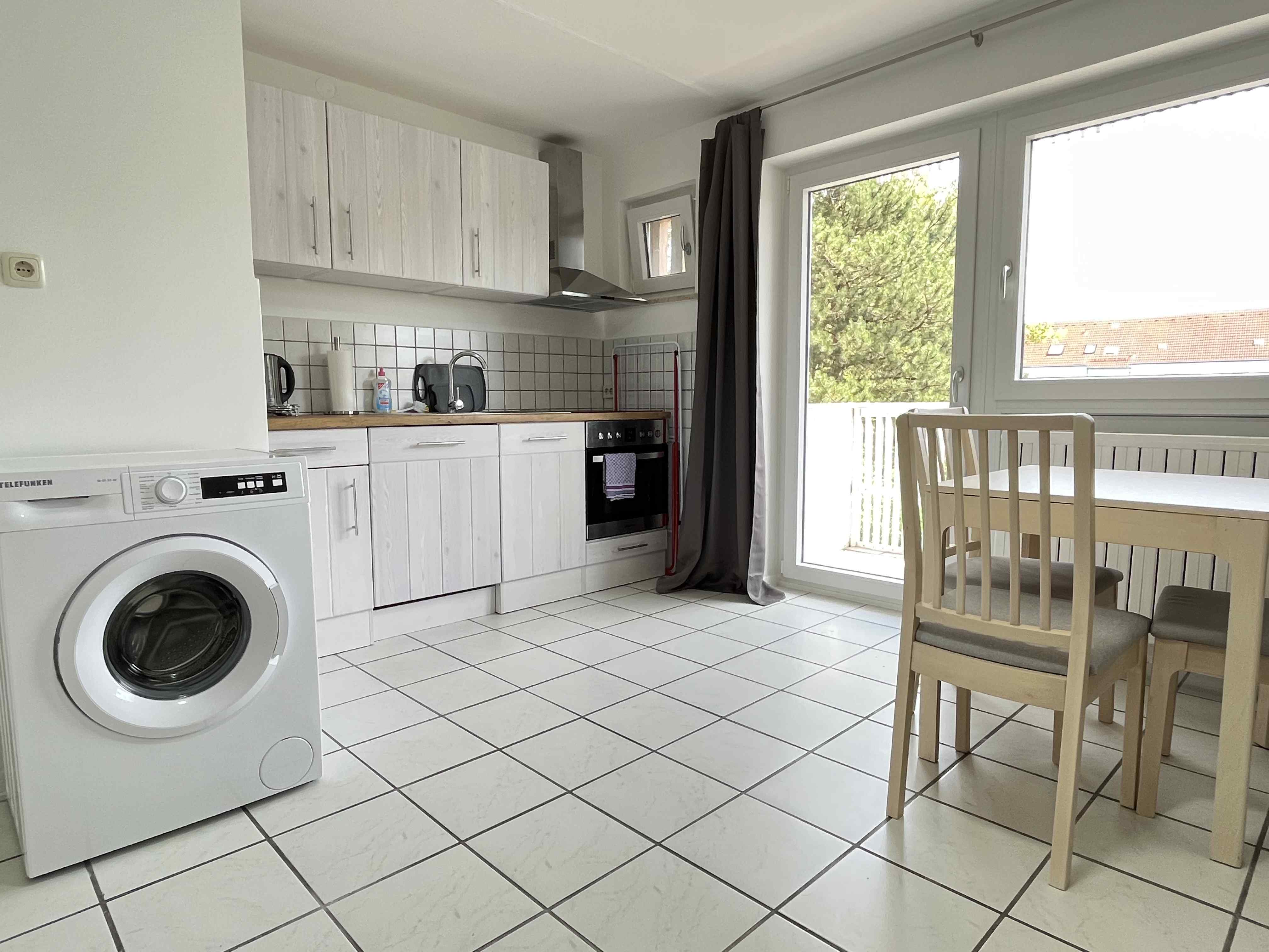 Monteurwohnung - Schwandorf - Küche - Kleine Monteurwohnung mit Balkon (SAD153)