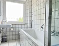 Monteurzimmer: Badezimmer - Kleine Monteurwohnung mit Balkon (SAD153)