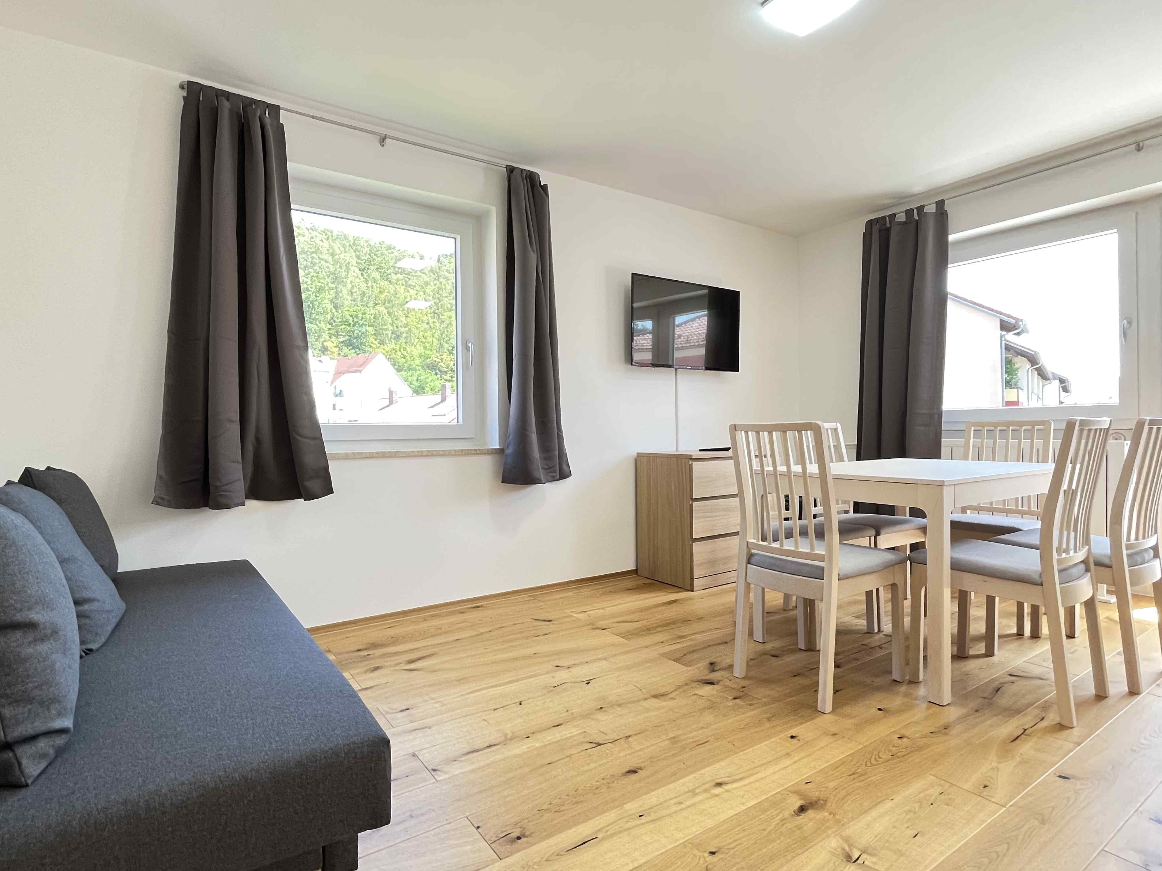 Monteurwohnung - Schwandorf - Küche, Wohnbereich - Moderne Monteurwohnung mit Balkon (SAD154)