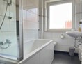 Monteurzimmer: Badezimmer - Moderne Monteurwohnung mit Balkon (SAD154)