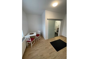 Monteurzimmer: Doppelzimmer Nebenraum + Bad - Unterkunft Kalkwitz