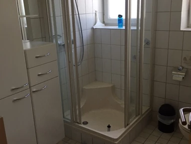 Monteurzimmer: Blaues Haus