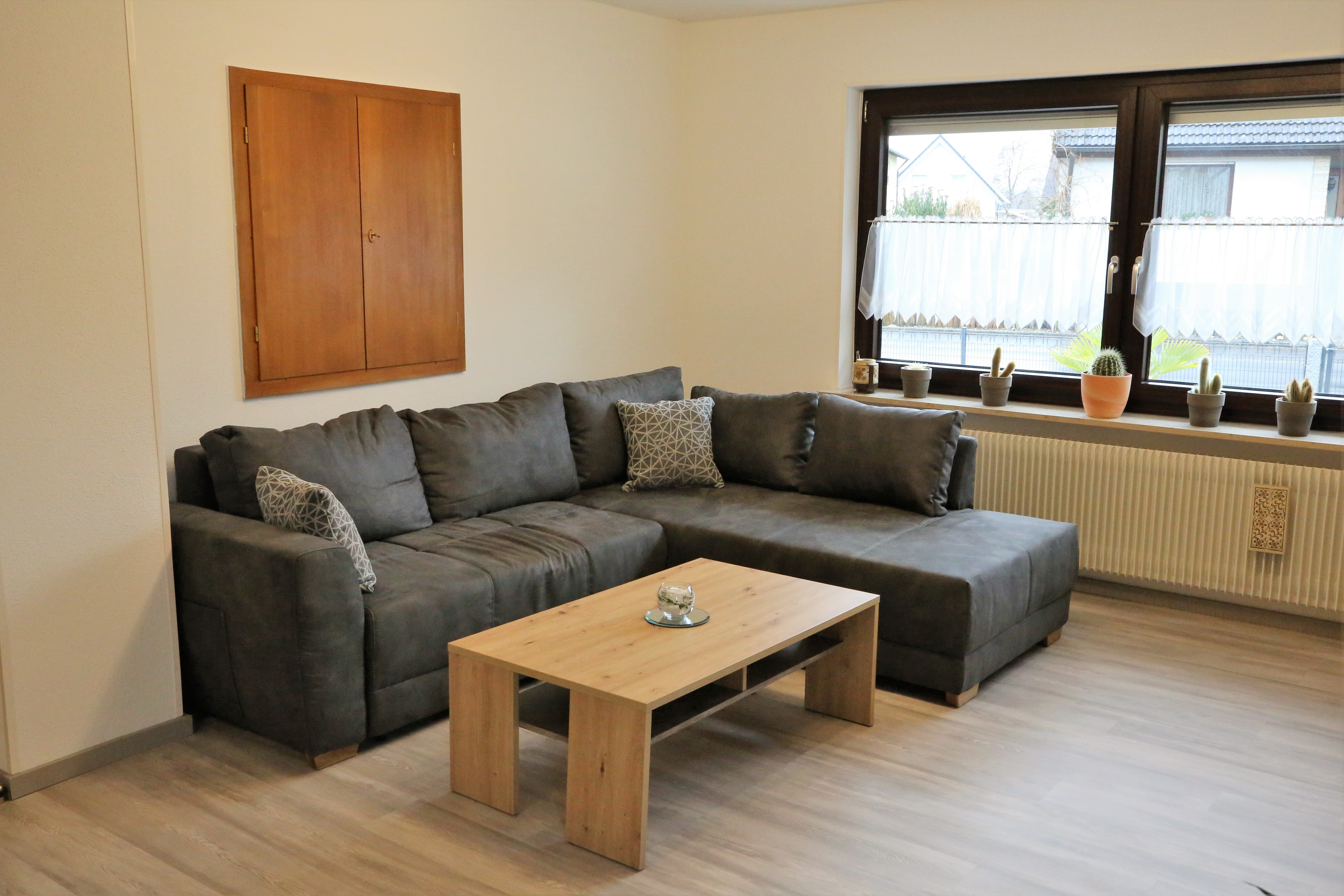 Monteurwohnung - PLZ 90475 (Deutschland) - Sitzlandschaft im Wohnzimmer - Ferienwohnung Dechant Henfenfeld