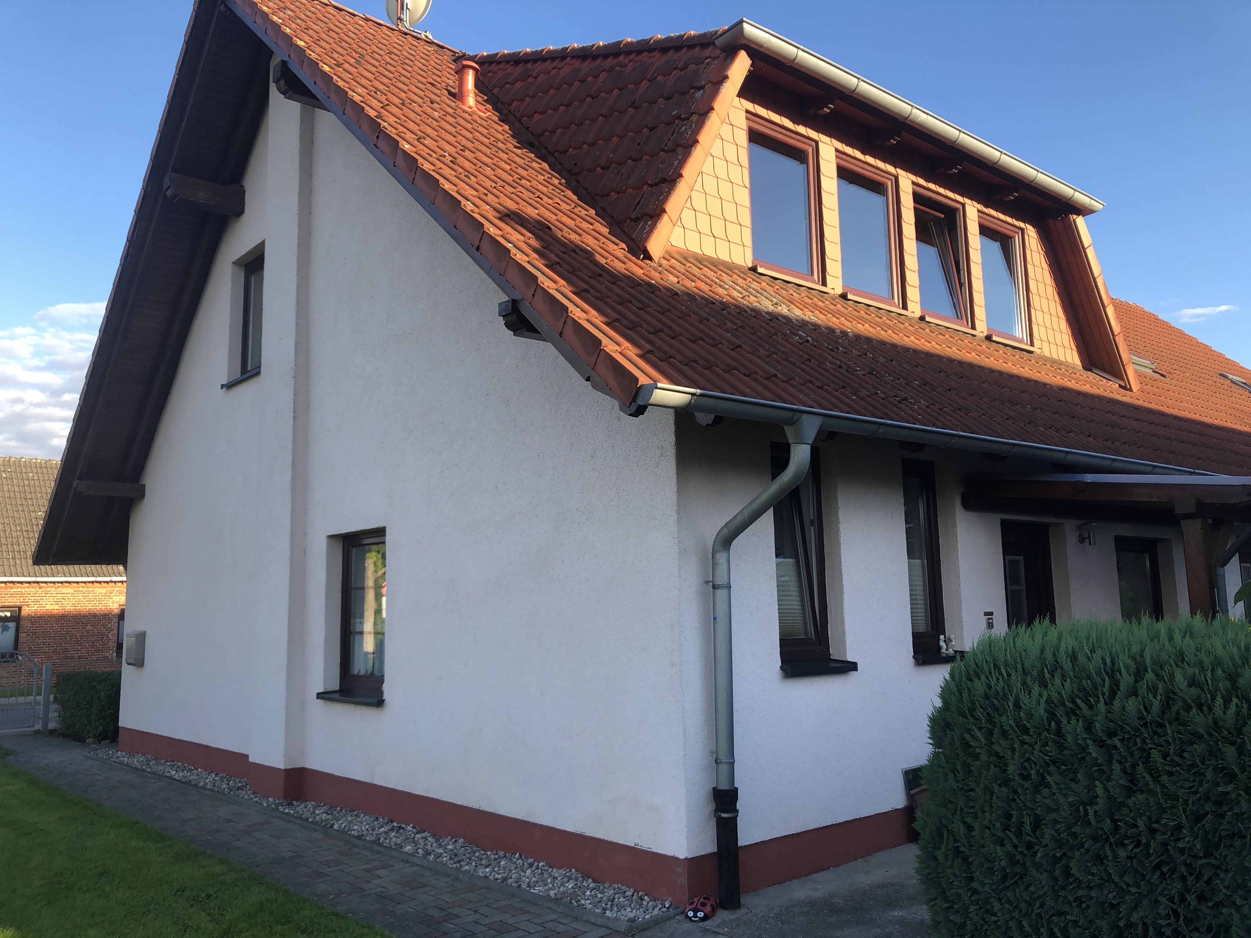 Monteurwohnung - Zimmertyp: Doppelzimmer - Siedenbollentin - Außenansicht - Landhaus Luzia