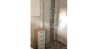 Monteurwohnung - Bettwäsche: Bettwäsche gegen Gebühr - Deutschland - Dusche - Landhaus Luzia