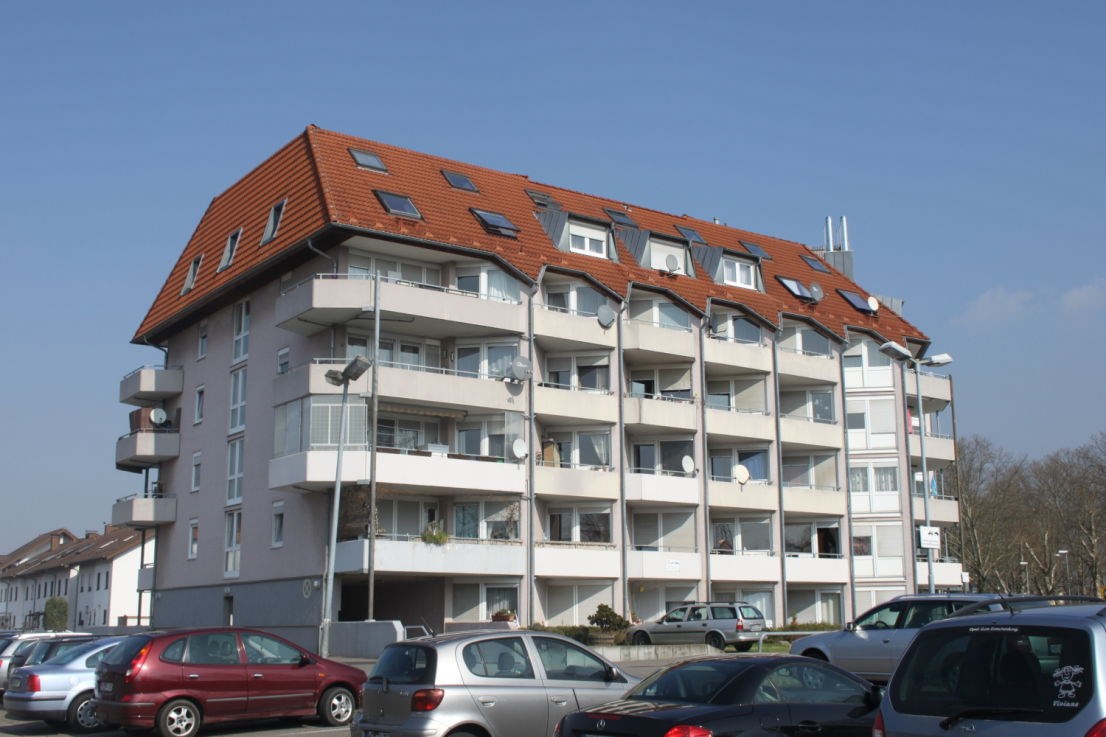 Monteurzimmer: Hausansicht - gemütliche moderne Wohnung / Monteurzimmer Nähe Heidelberg