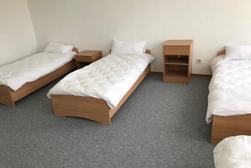 Monteurzimmer: 4-Bett-Zimmer nahe der Messe - Pension Dreilinden