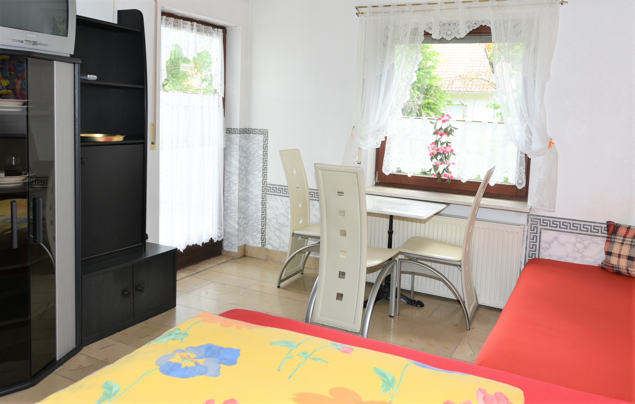 Monteurwohnung - PLZ 97225 (Deutschland) - 5-6 Bett Sut-App-Wohn-Obj. - 5-6 + 7-8 Bett-Monteur-Wohnungen, Mehrbettzimmer