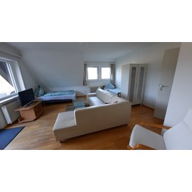 Monteurzimmer: Schlaf-/Wohnzimmer - Business Apartment Aida, 6 Personen, Einzelbetten