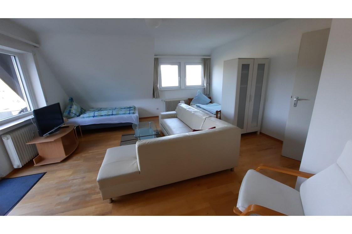 Monteurzimmer: Schlaf-/Wohnzimmer - Business Apartment Aida, 6 Personen, Einzelbetten