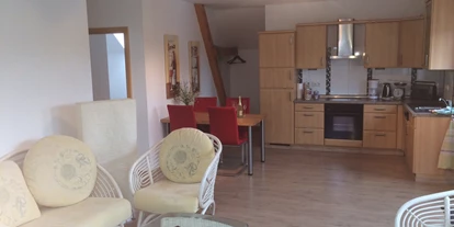 Monteurwohnung - Kaffeemaschine - Schleswig-Holstein - Wohnziimer mit Küche - Top Monteurwohnung Kr. Rendsburg