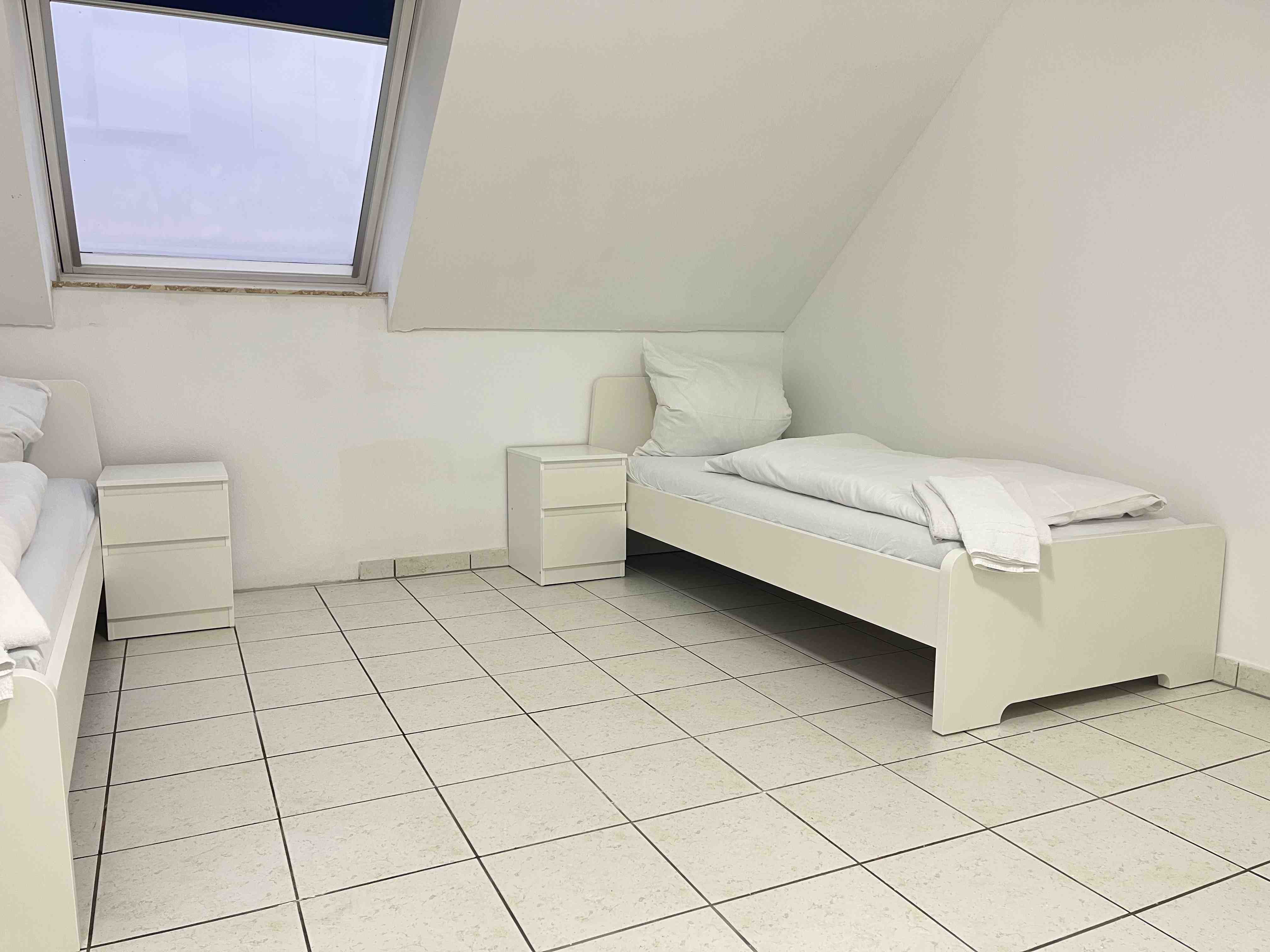 Monteurwohnung - Schwandorf - Schlafzimmer - (SWF112) Gemütliche Monteurwohnung / Übergangswohnung 