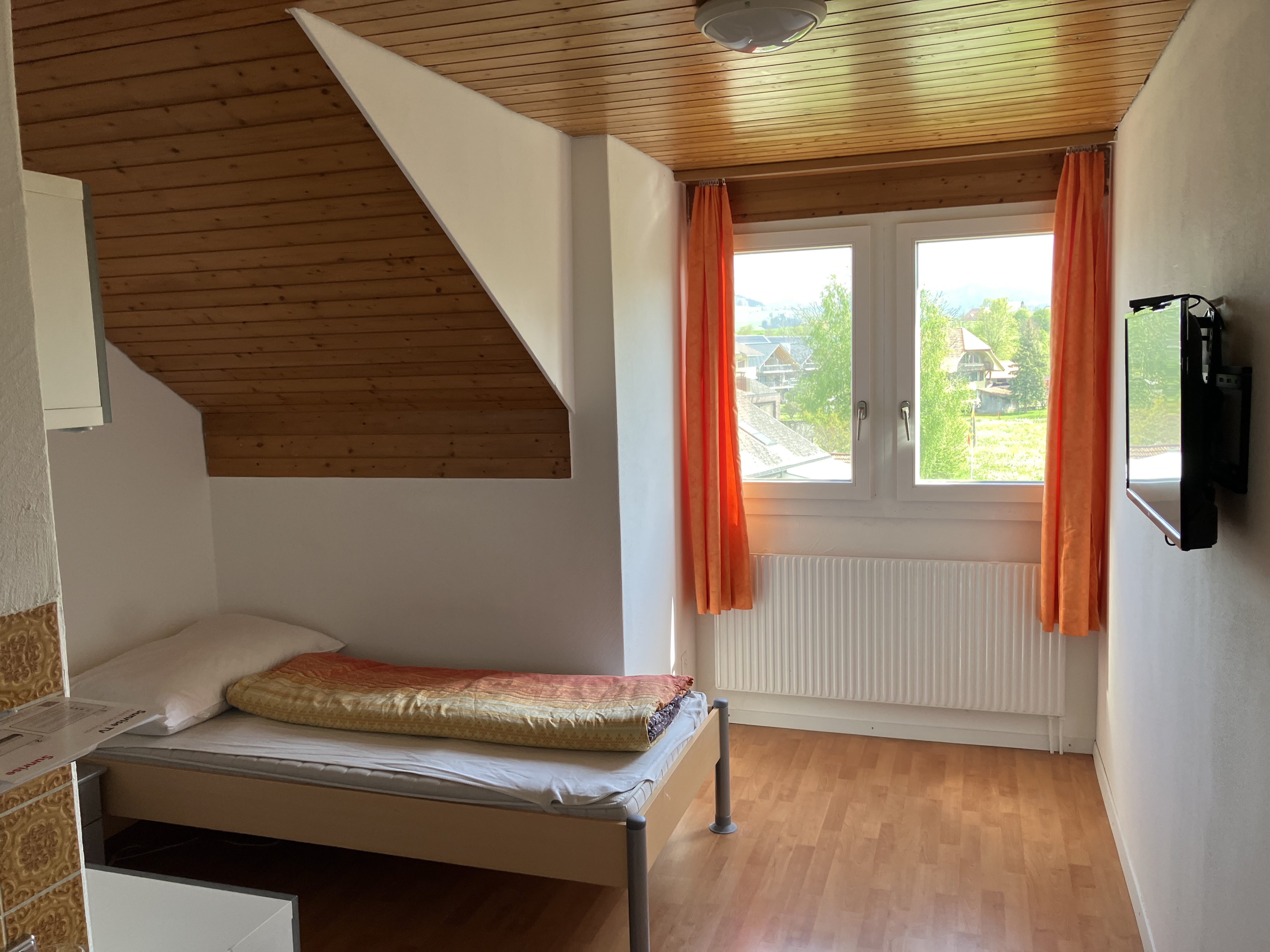 Monteurwohnung - Kühlschrank - Schweiz - Monteurzimmer in Schüpbach