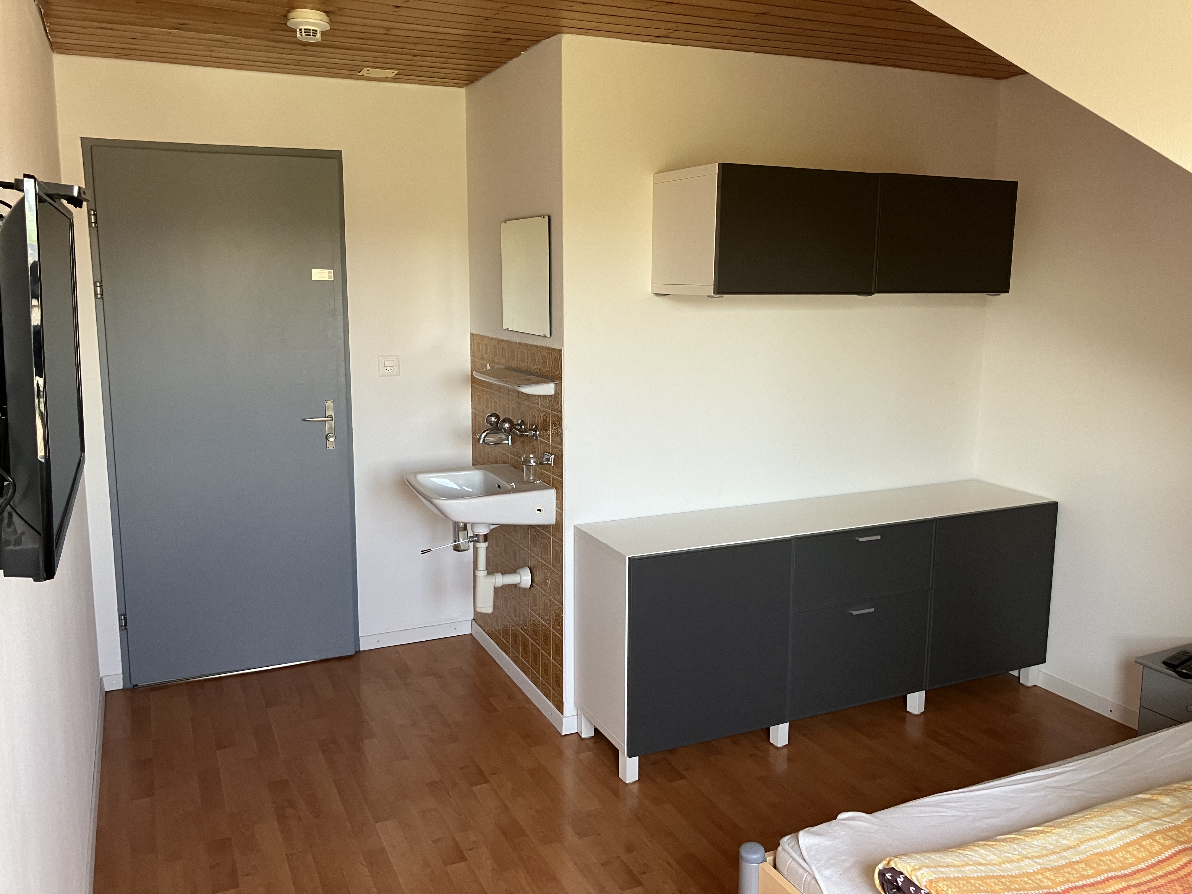 Monteurwohnung - Kühlschrank - Schweiz - Monteurzimmer in Schüpbach