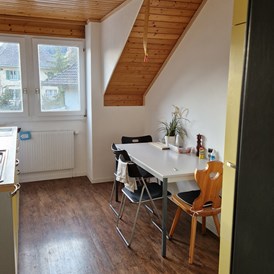 Monteurzimmer: Grosses Zimmer mit eigenem Bad und Balkon in Schüpbach